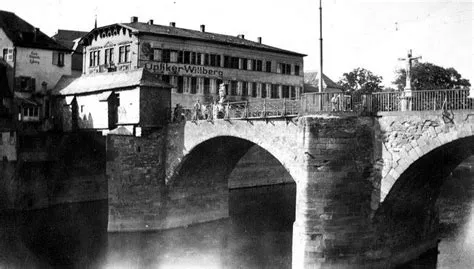  „Die Brücke über den Fluss“ : Ein Panorama der menschlichen Erfahrung durch den Blick von Quiguchi Kiyoshi